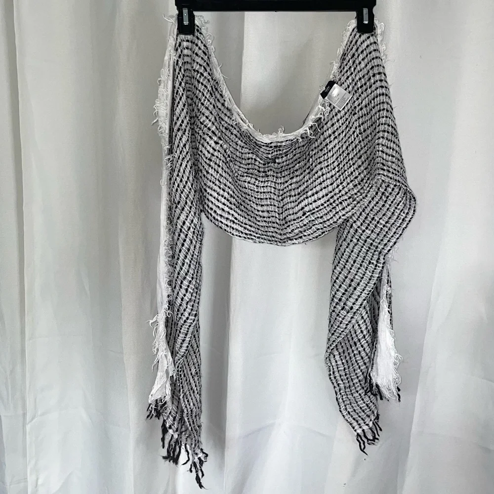 Mossimo Supply Co. Scarf Woven Eyelash Threaded Scarf Fringe Tassel Ends